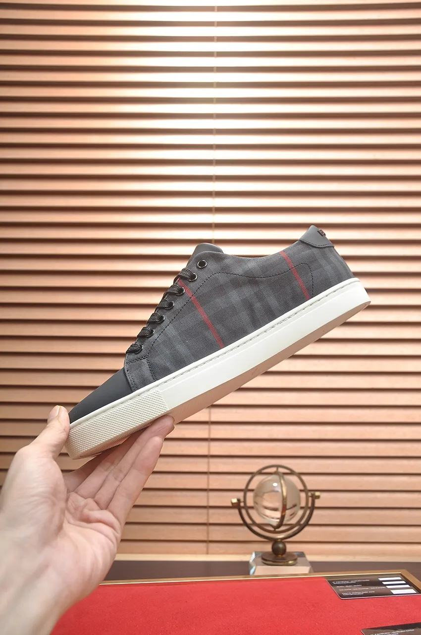 Men's shoes💰480💶[Burberry] (cowhide lining) classic low-top sneakers｜Imported cowhide with classic plaid fabric｜Cow leather lining｜Original outsole｜Fine workmanship and comfortable to wear Size: 38-44 (customized at 45)